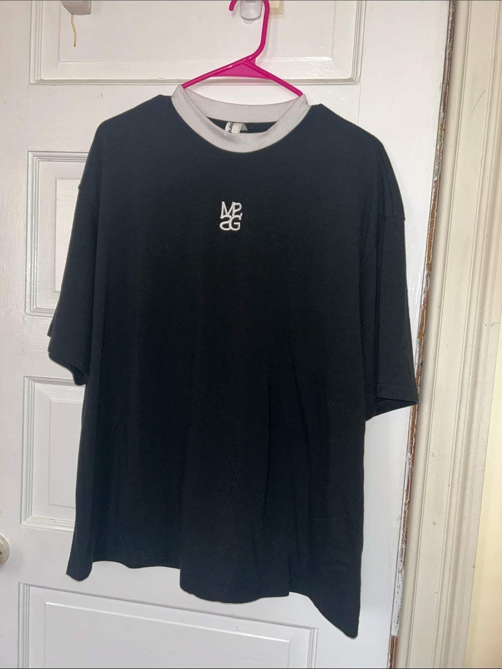 Missguided + Black Short Sleeve Ringer Tee with White Logo